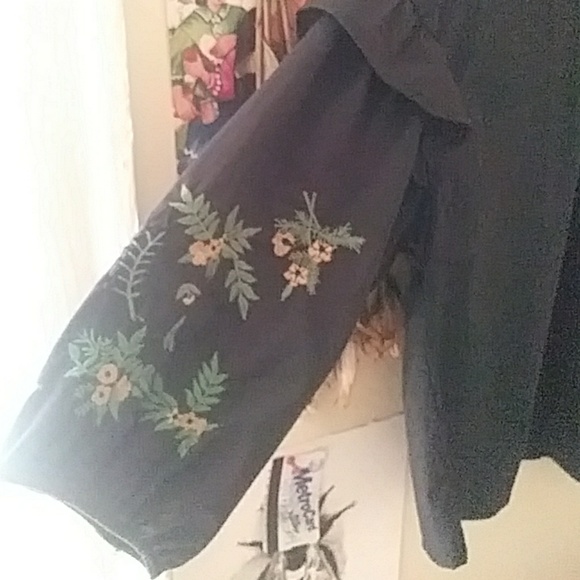 Embroidered tunic - Picture 2 of 3